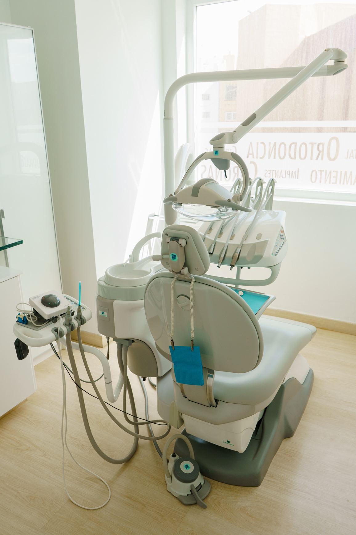 Equipamiento Clínica Dental Dr. Manuel Artiles